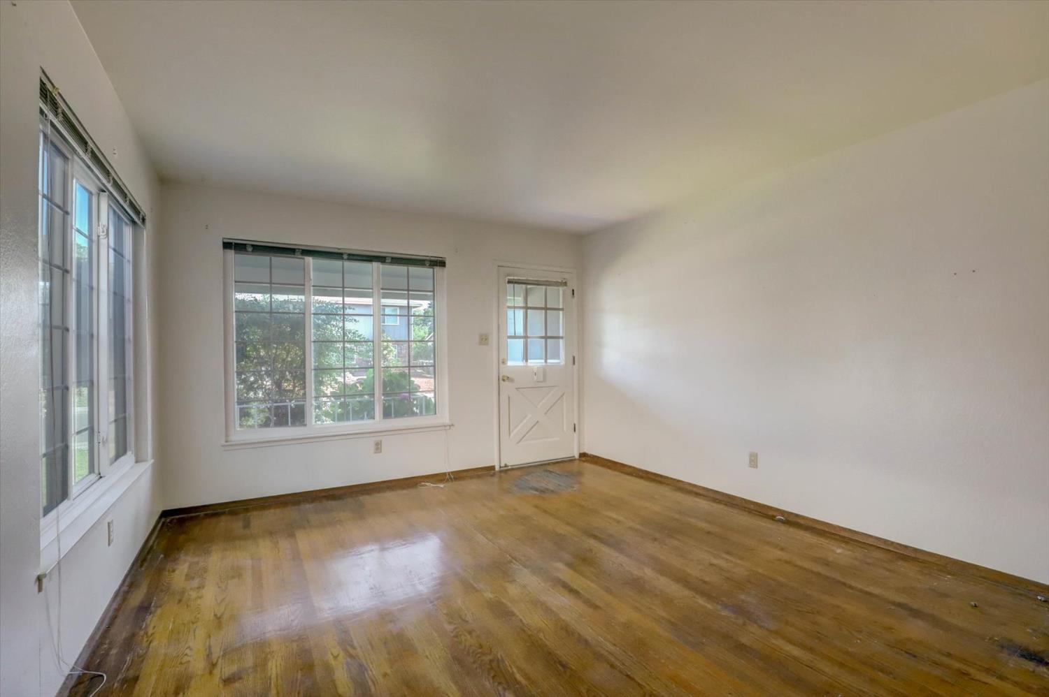 Elvyra Way, Sacramento, California image 4