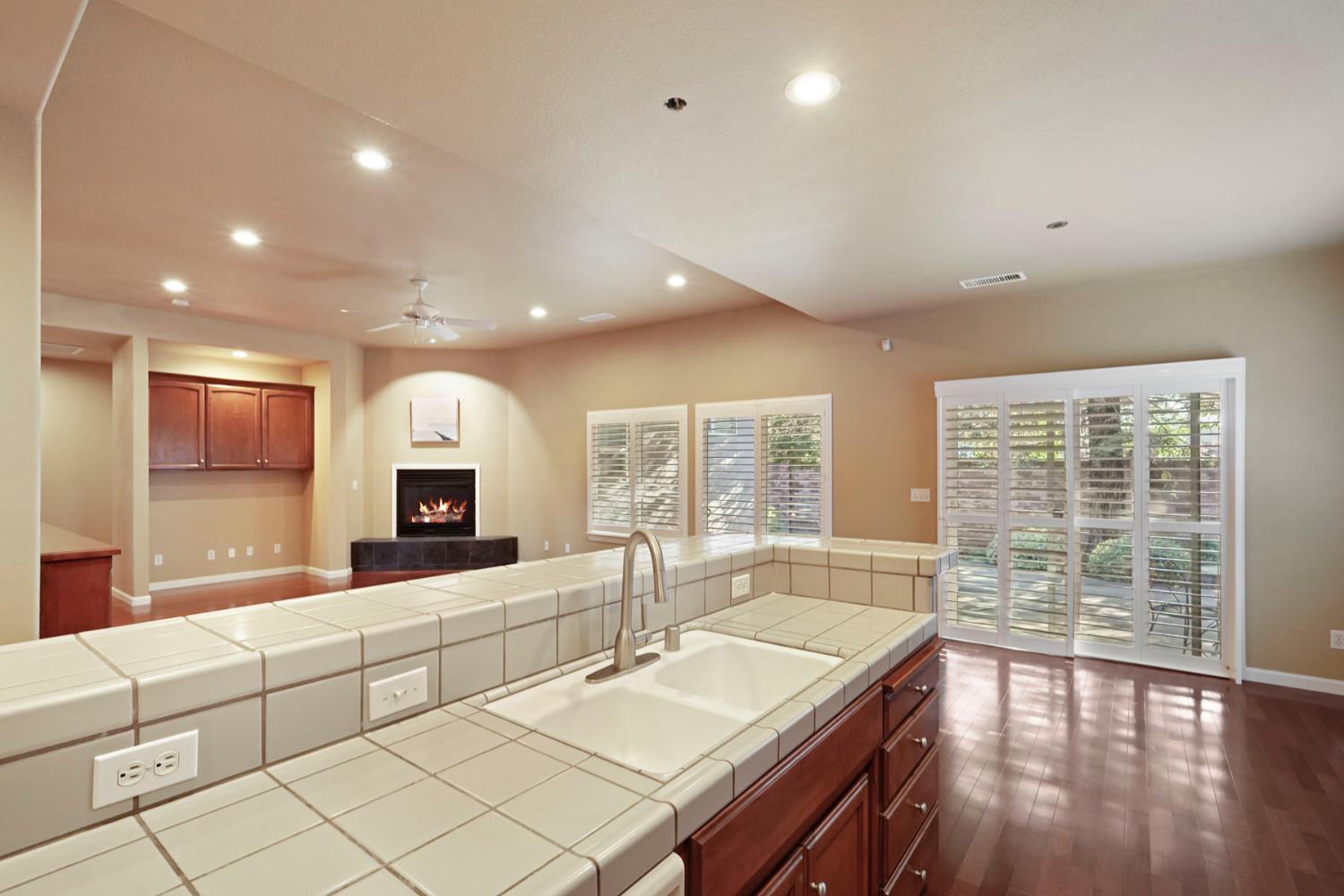 Summerset Court, Lodi, California image 17