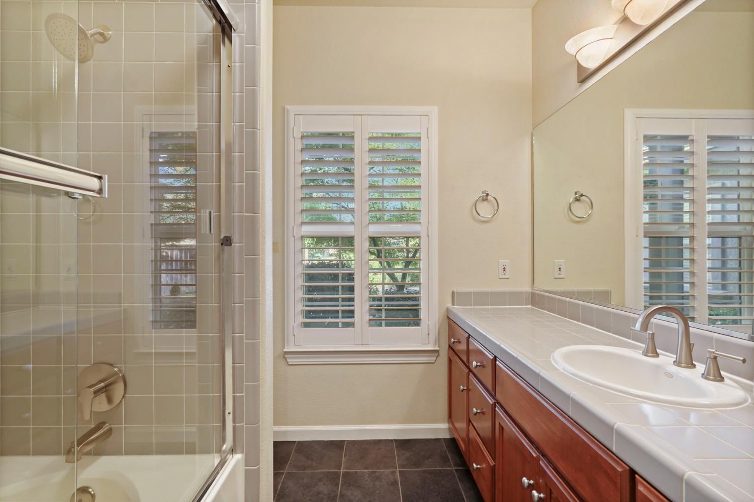 Summerset Court, Lodi, California image 21