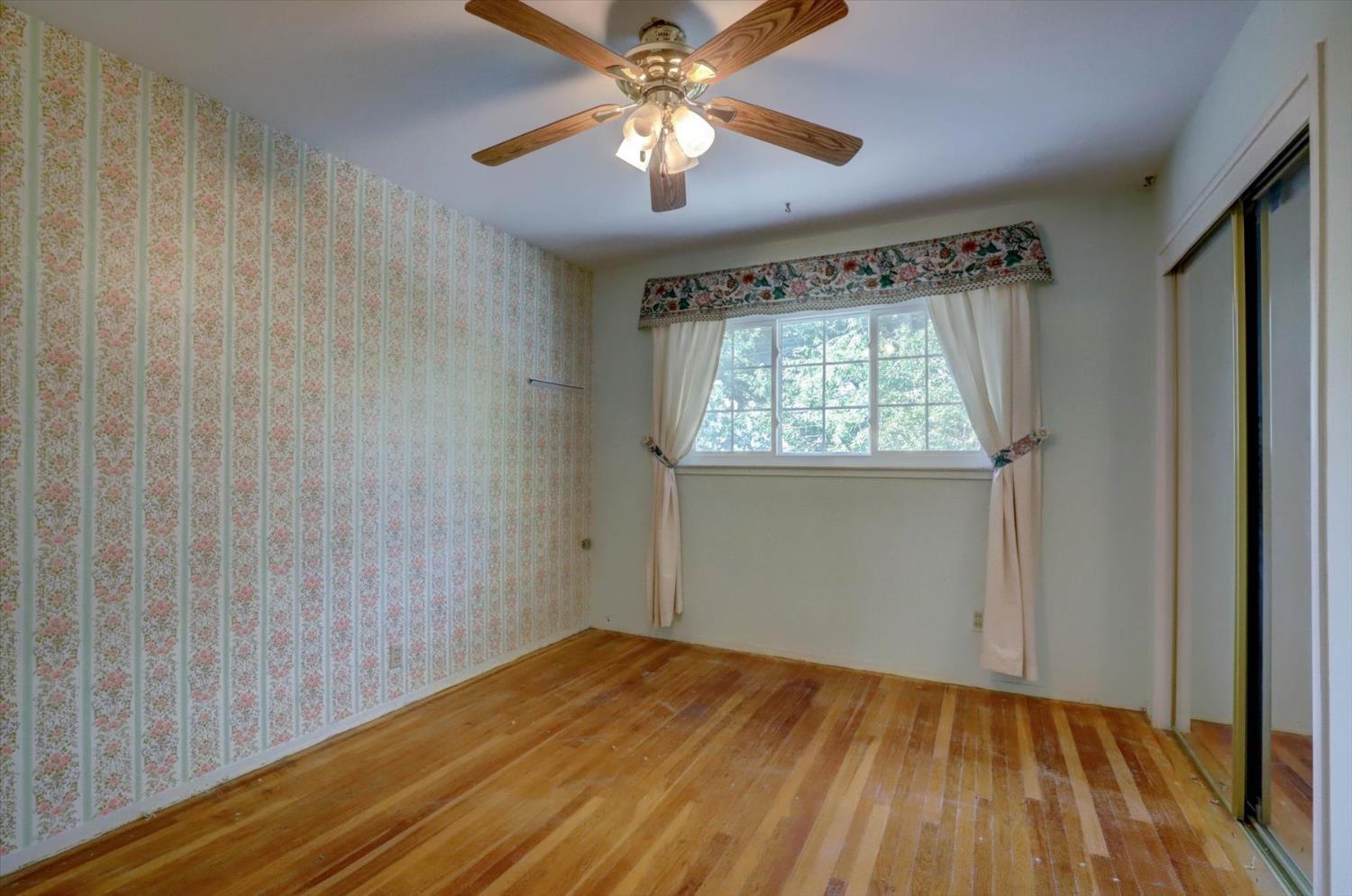 Elvyra Way, Sacramento, California image 38