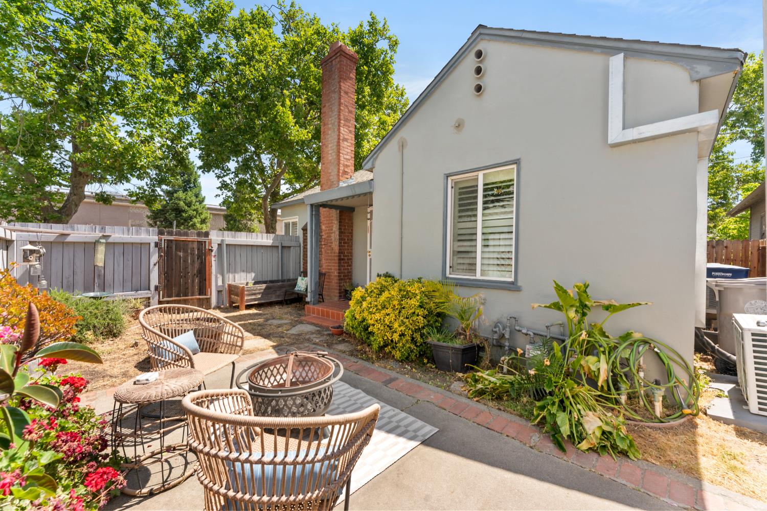 27th Street, Sacramento, California image 16