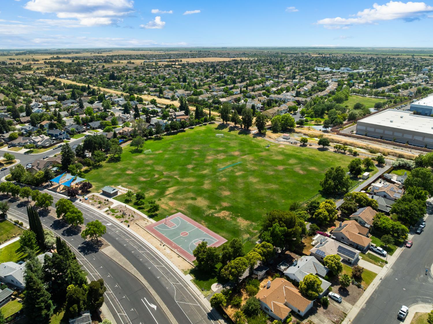 Mergansers Court, West Sacramento, California image 35