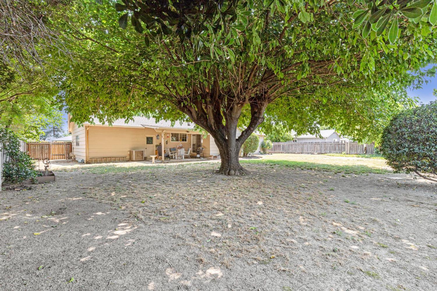 Azalea Way, Yuba City, California image 32