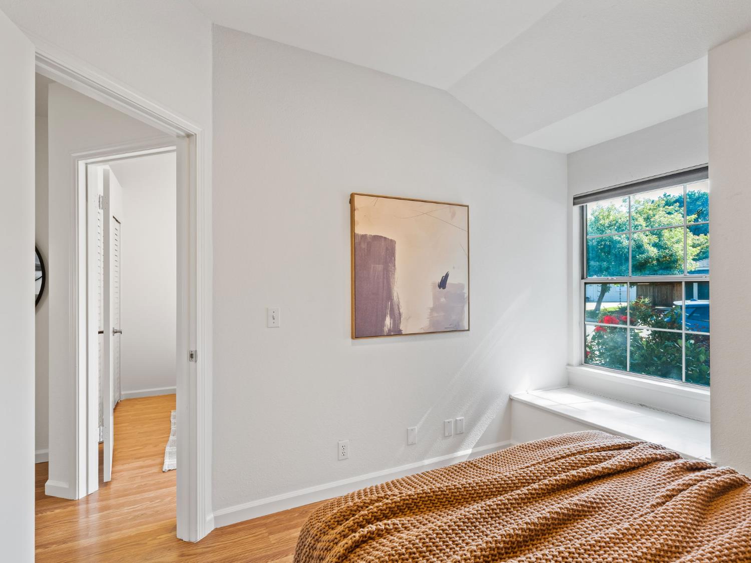 La Paloma Court, Davis, California image 30