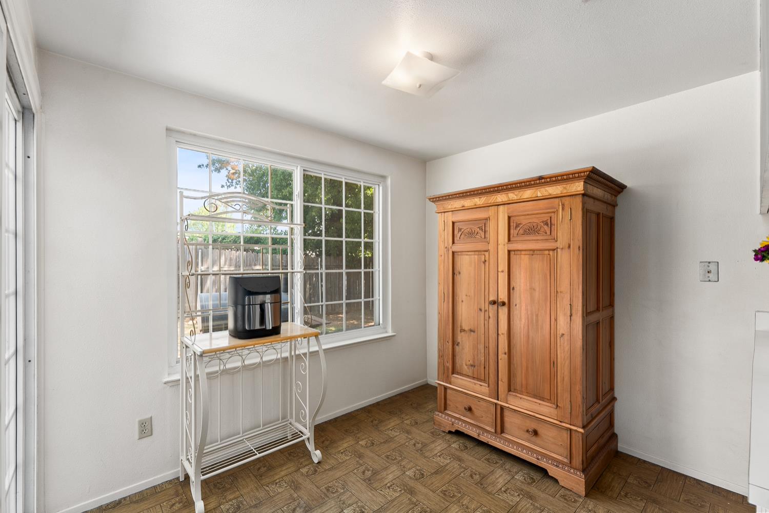Corbin Way, Sacramento, California image 18