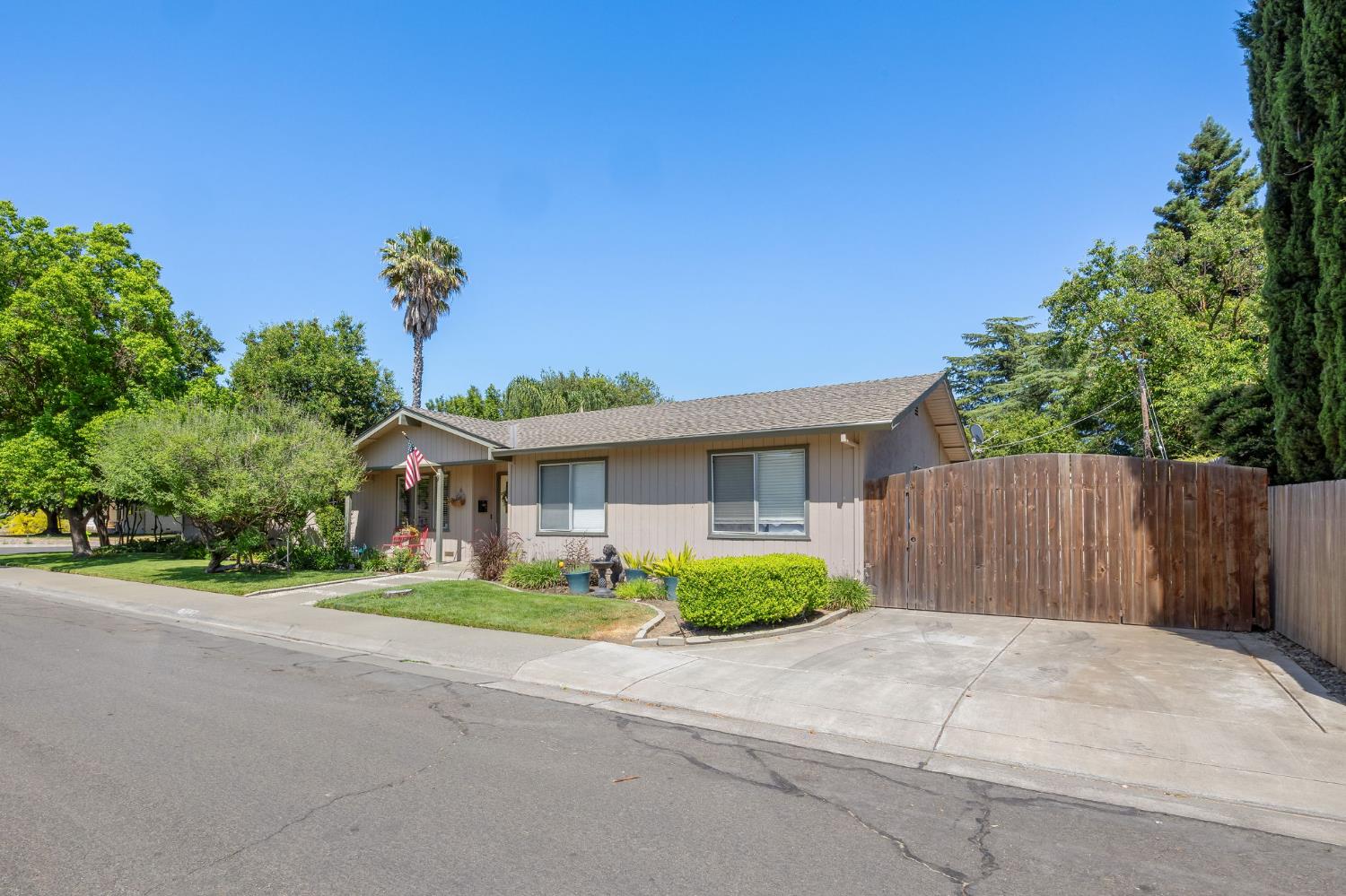 Mckinley Avenue, Woodland, California image 5