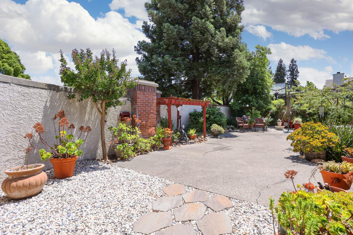 Tupelo Drive, Stockton, California image 35