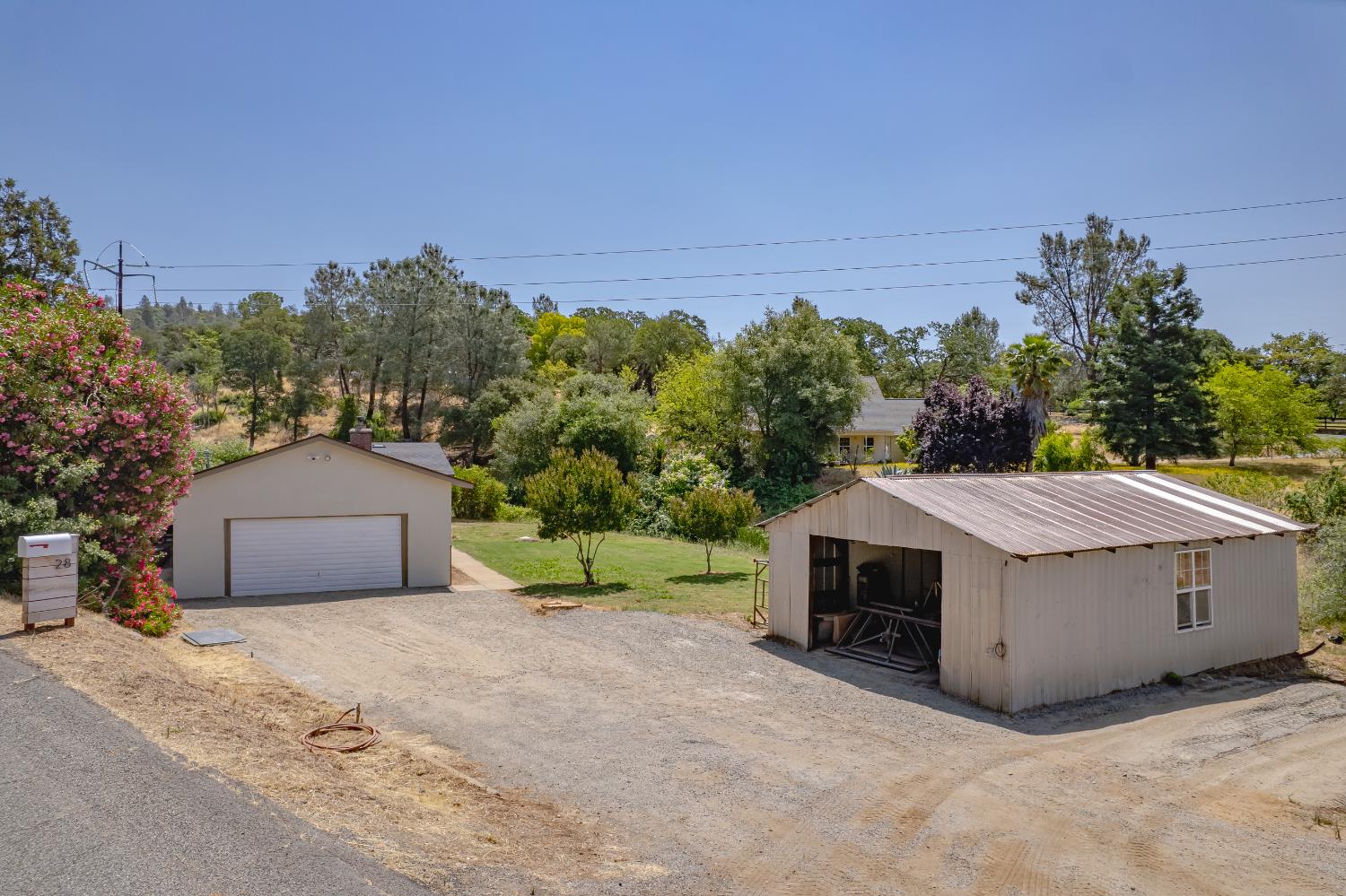 Lost Horizon Drive, Oroville, California image 3
