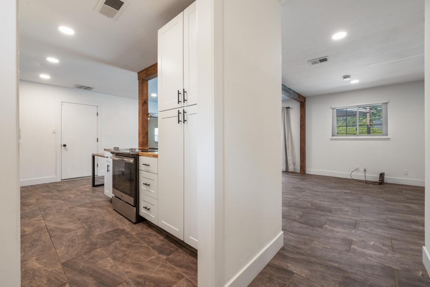 Sunnybrook Lane, Fair Oaks, California image 4