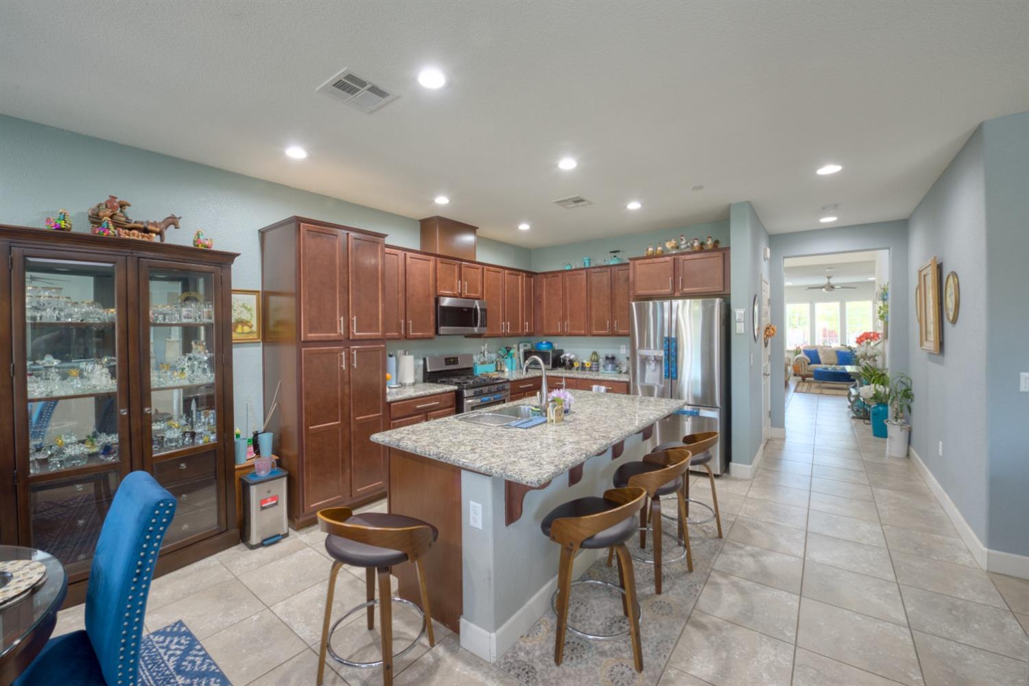 Cabernet Court, Patterson, California image 12