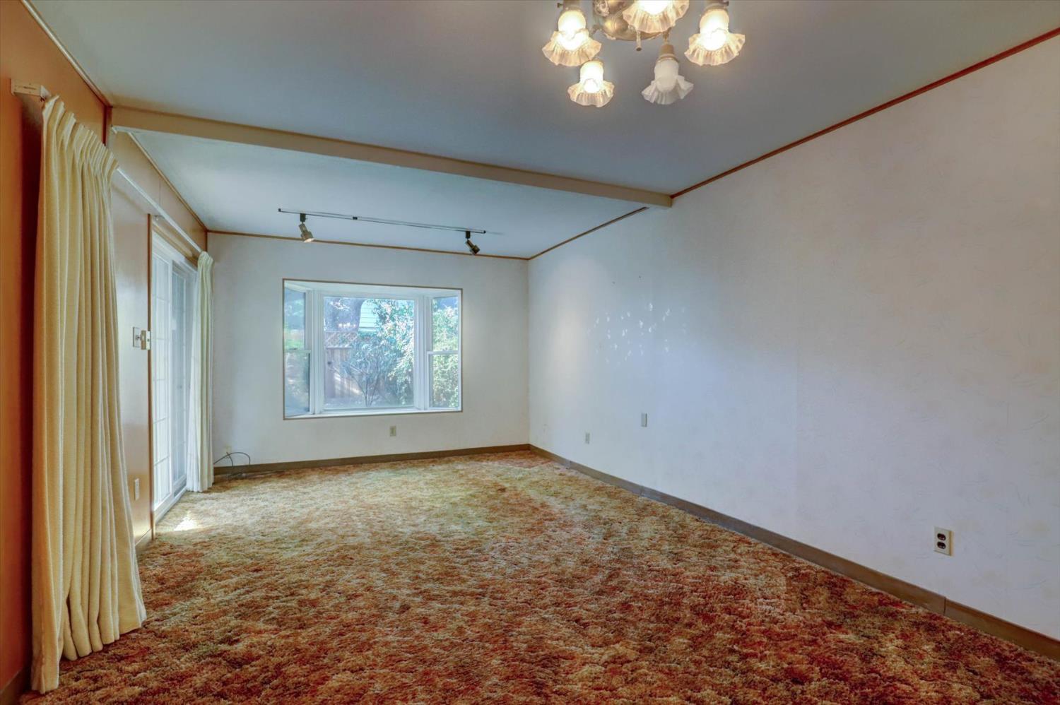 Elvyra Way, Sacramento, California image 46