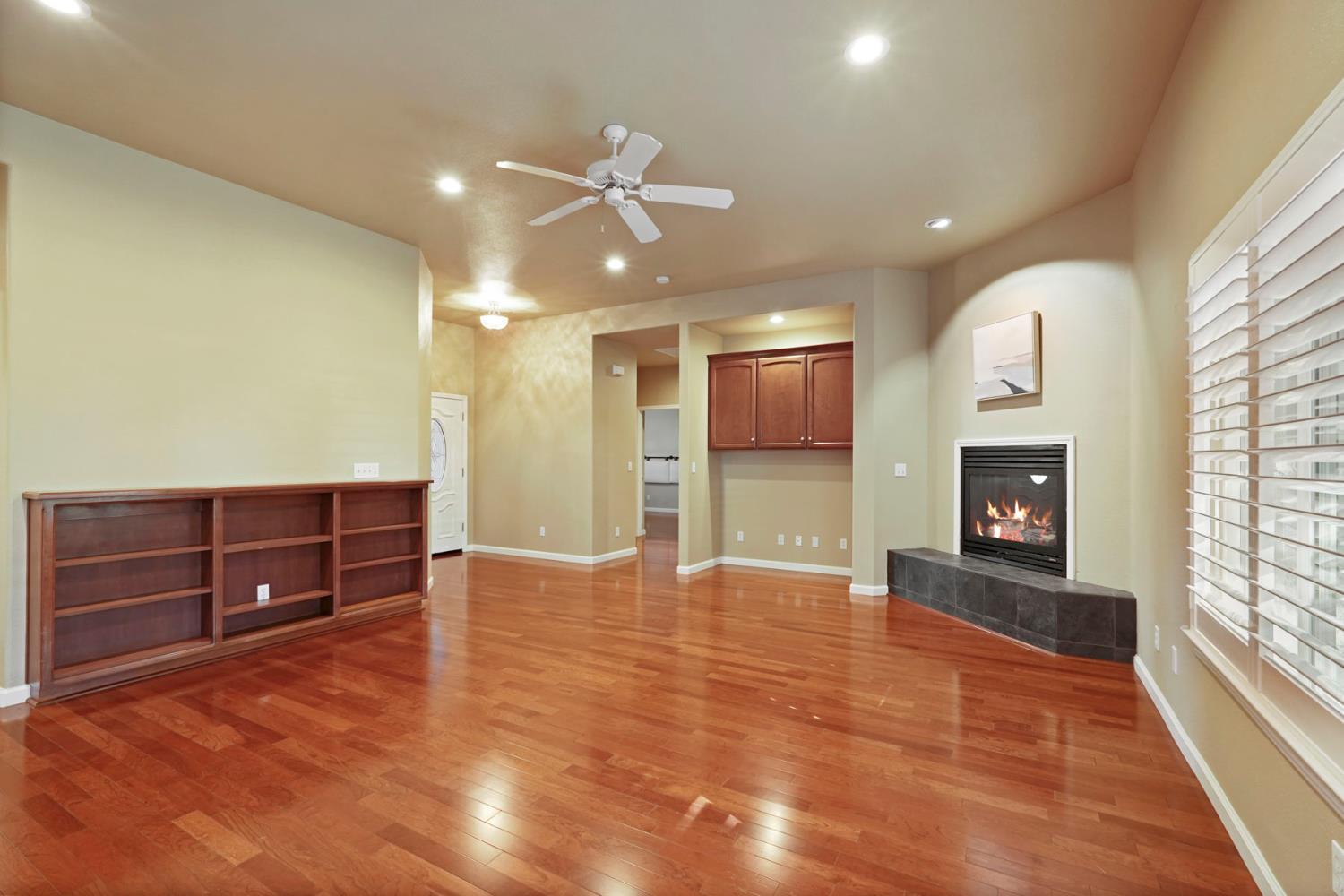 Summerset Court, Lodi, California image 11