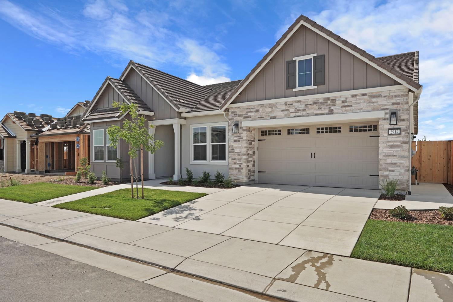 Carrousel Street, Lodi, California image 3