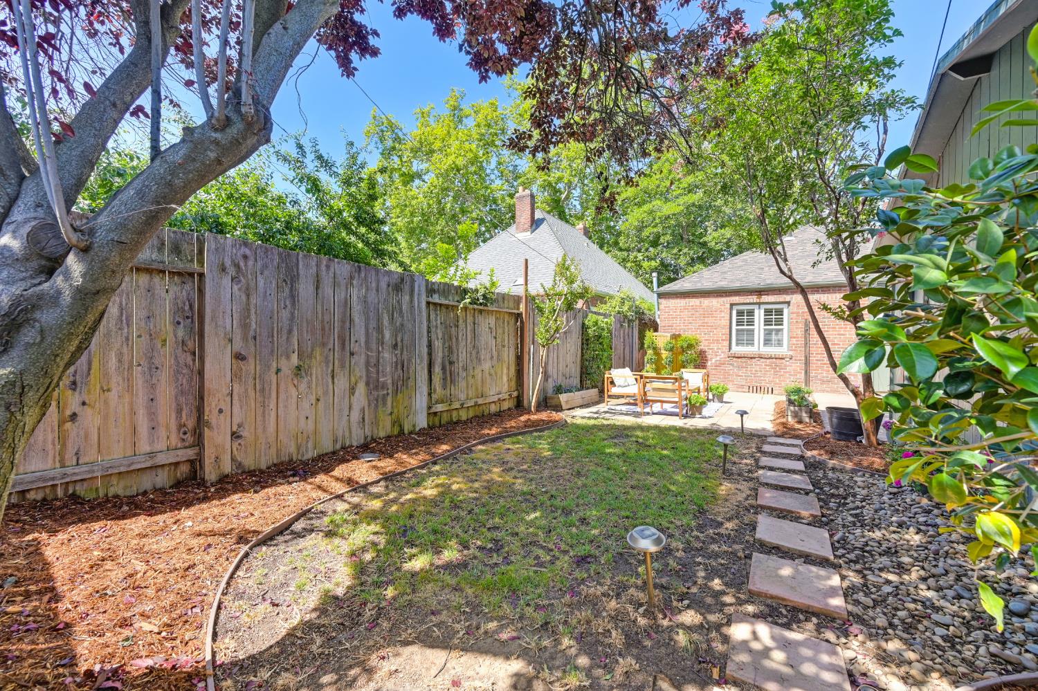 42nd Street, Sacramento, California image 31