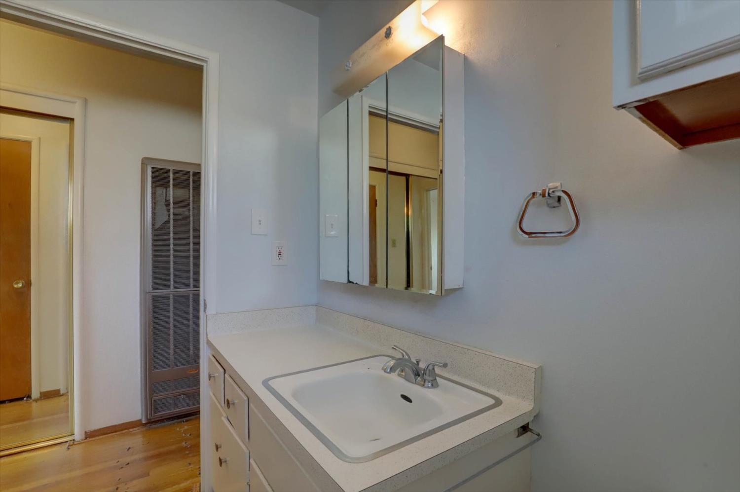 Elvyra Way, Sacramento, California image 16