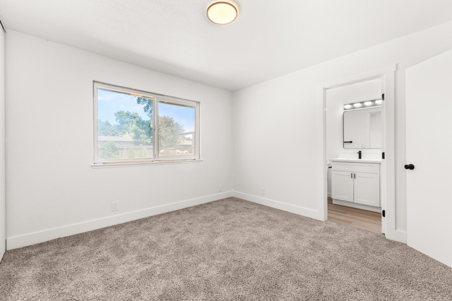 Beeston, Sacramento, California image 20