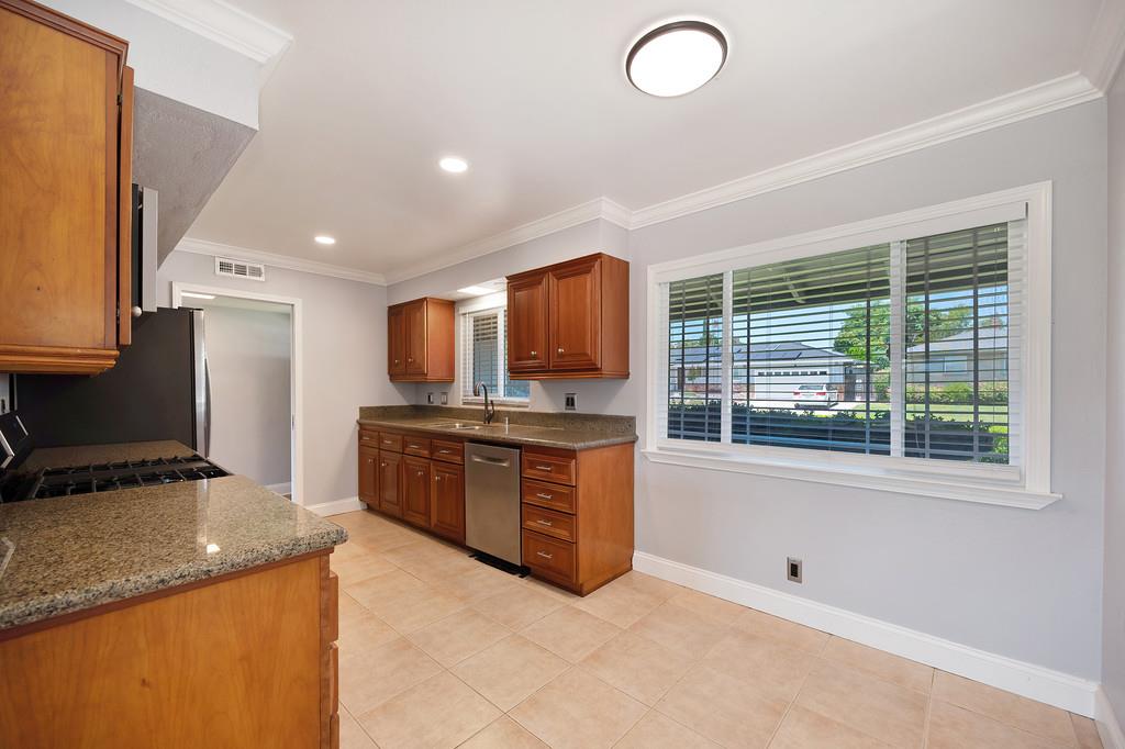 Woodhaven Ave, Carmichael, California image 7