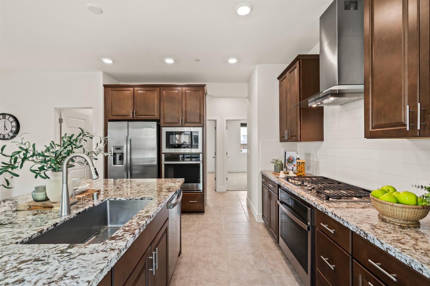 Cypress Grove Drive, Rancho Cordova, California image 12