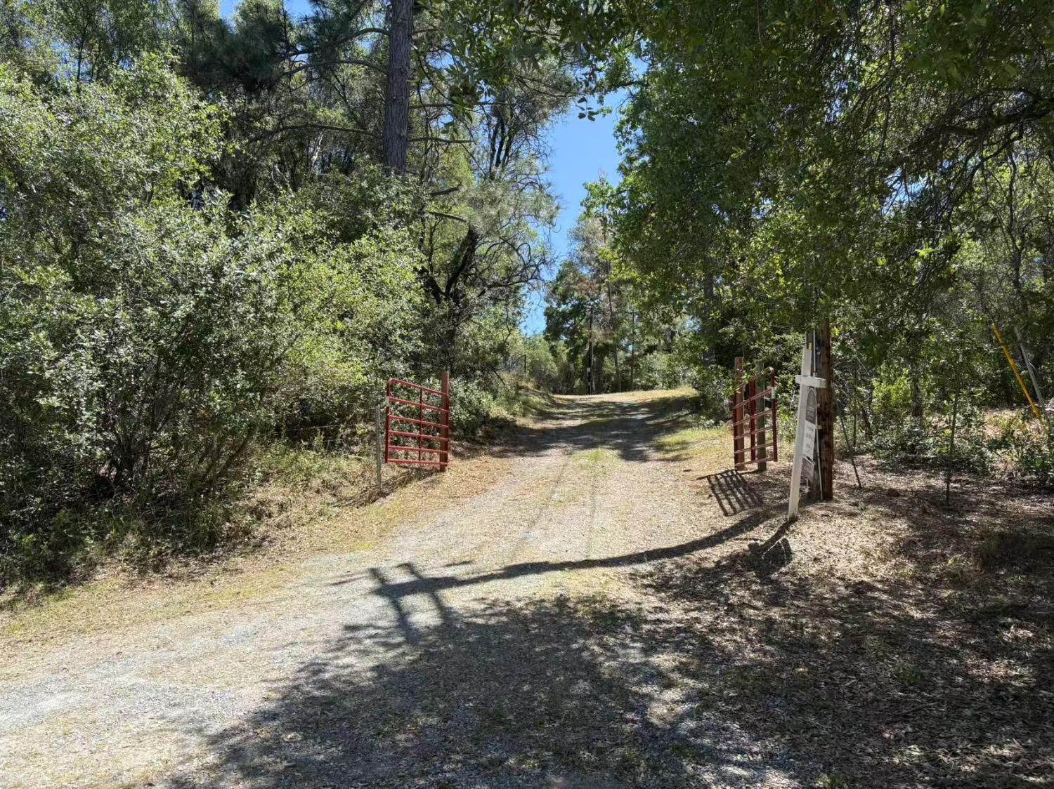 Van Pooka Court, Somerset, California image 3