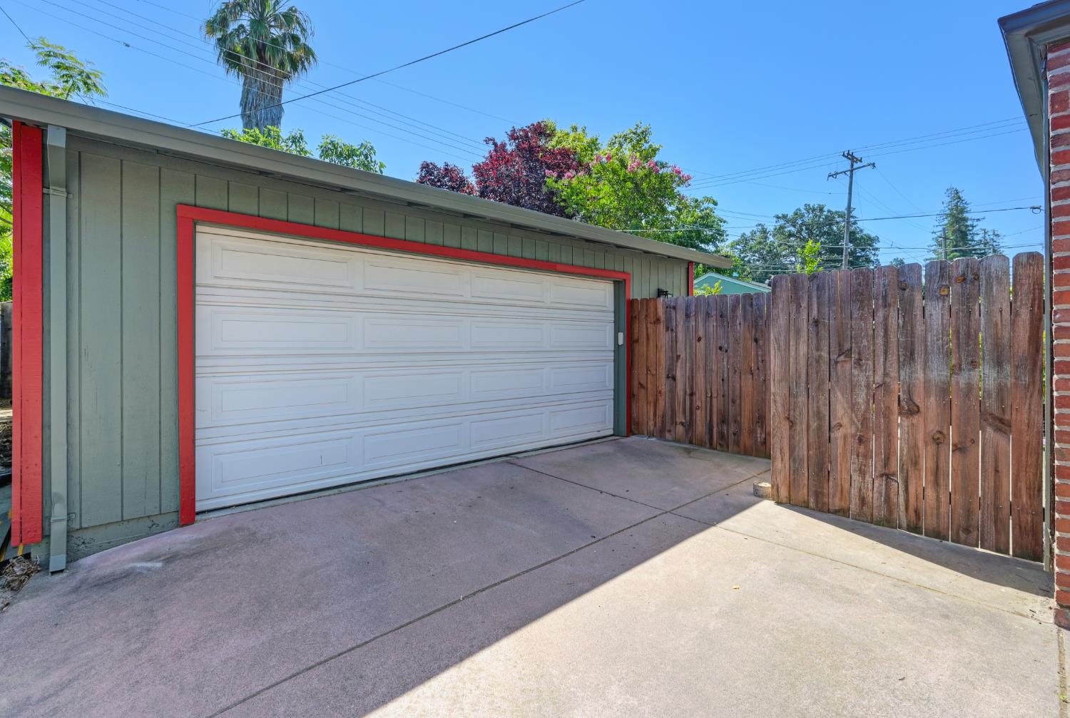 42nd Street, Sacramento, California image 34