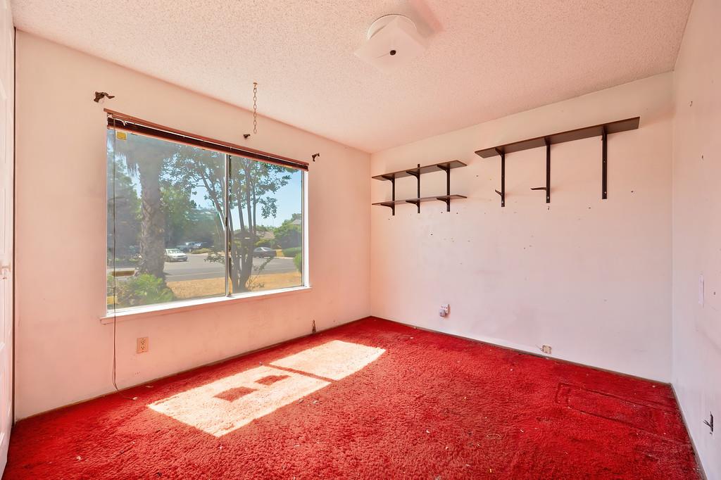 Mira Del Rio Way, Sacramento, California image 8