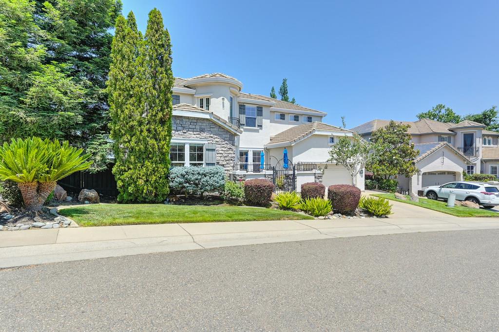 Belmar Court, Folsom, California image 3