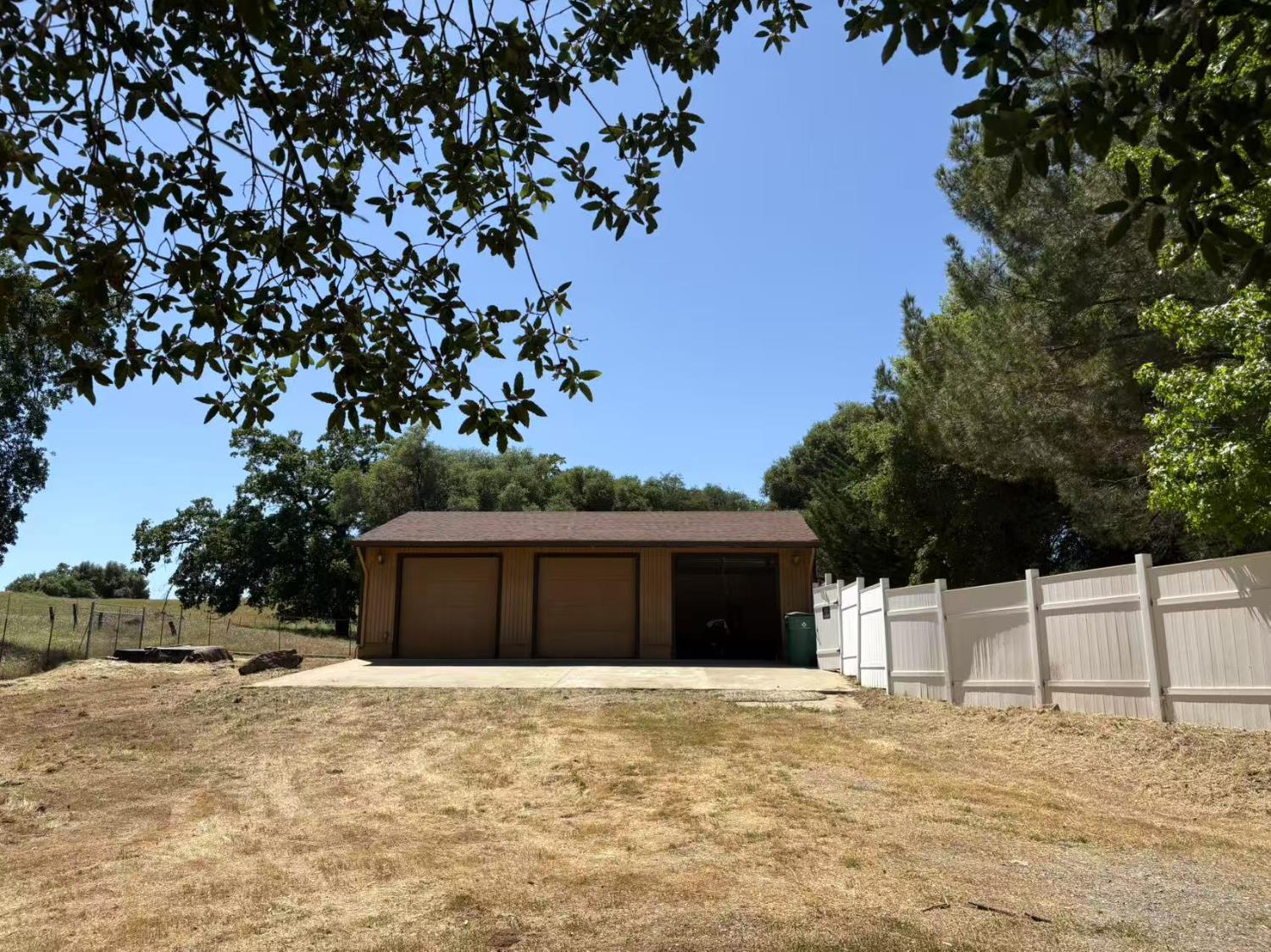 Van Pooka Court, Somerset, California image 10