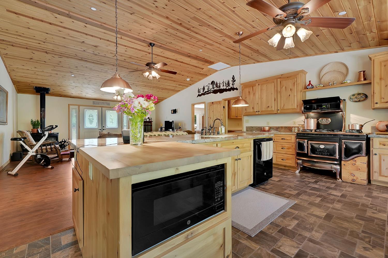 Detail Gallery Image 14 of 70 For 2059 Winton Rd, West Point,  CA 95255 - 2 Beds | 2 Baths