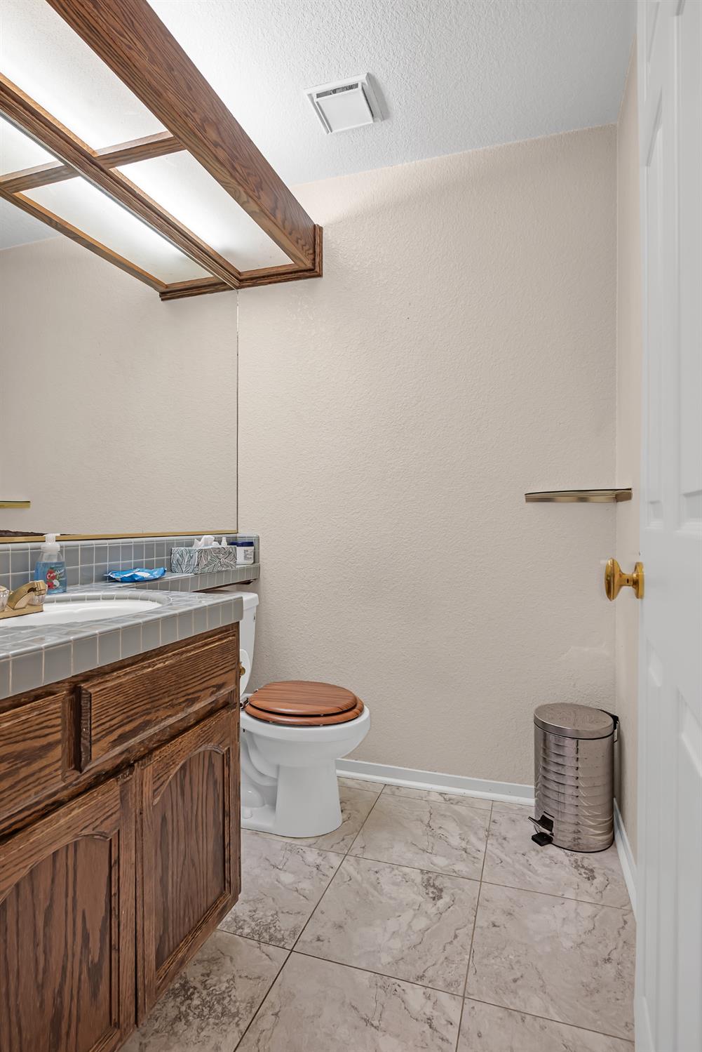 Boston Way, Modesto, California image 26