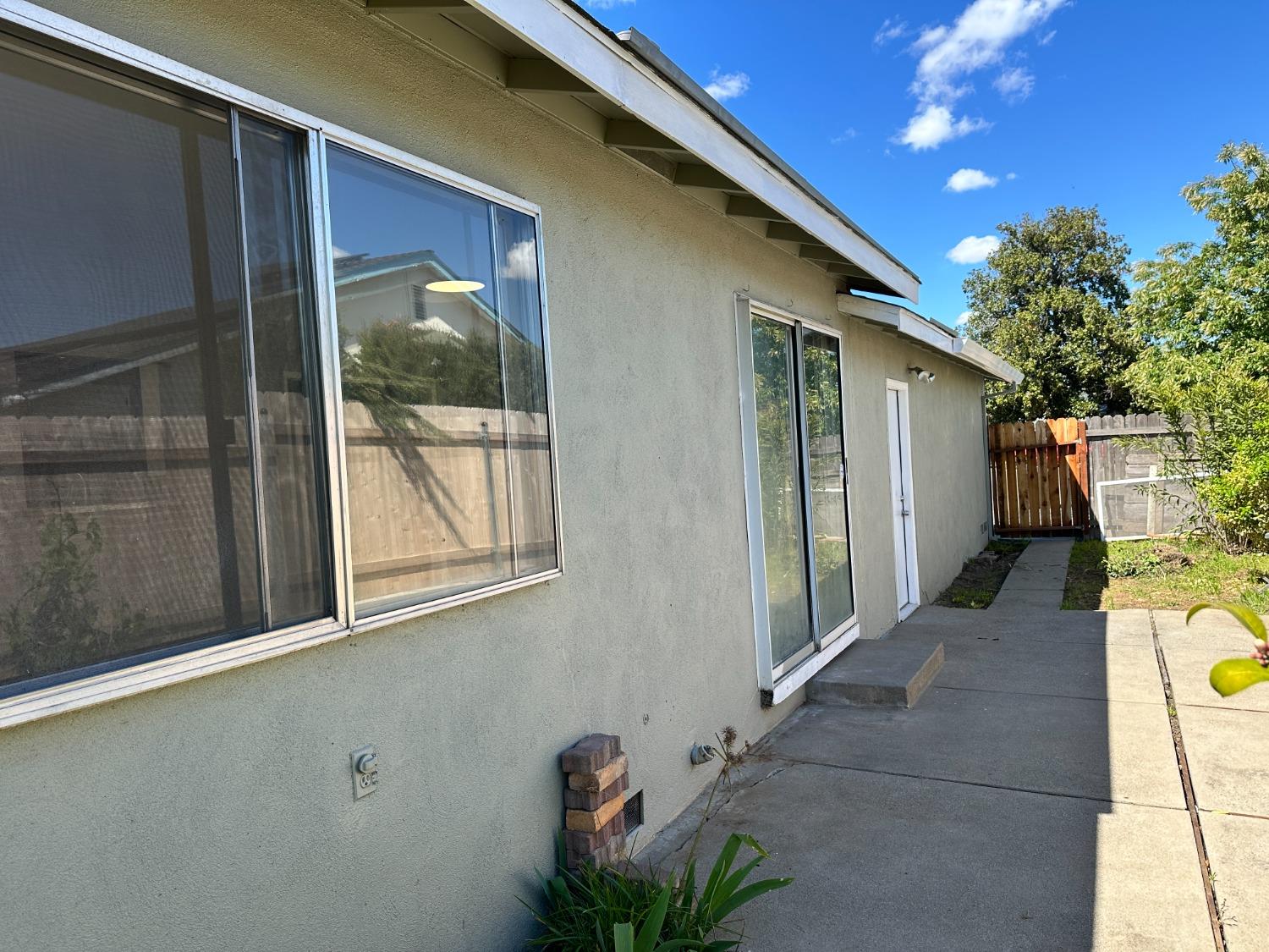 South Parkway, Sacramento, California image 31