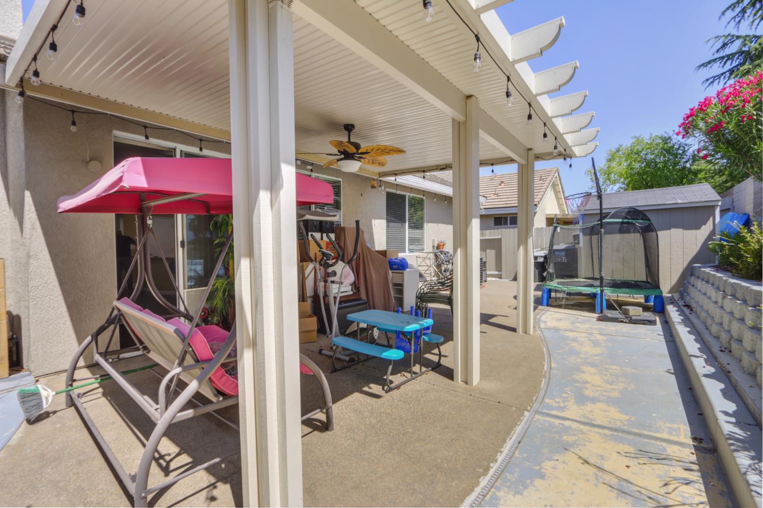 Redford Way, Sacramento, California image 33