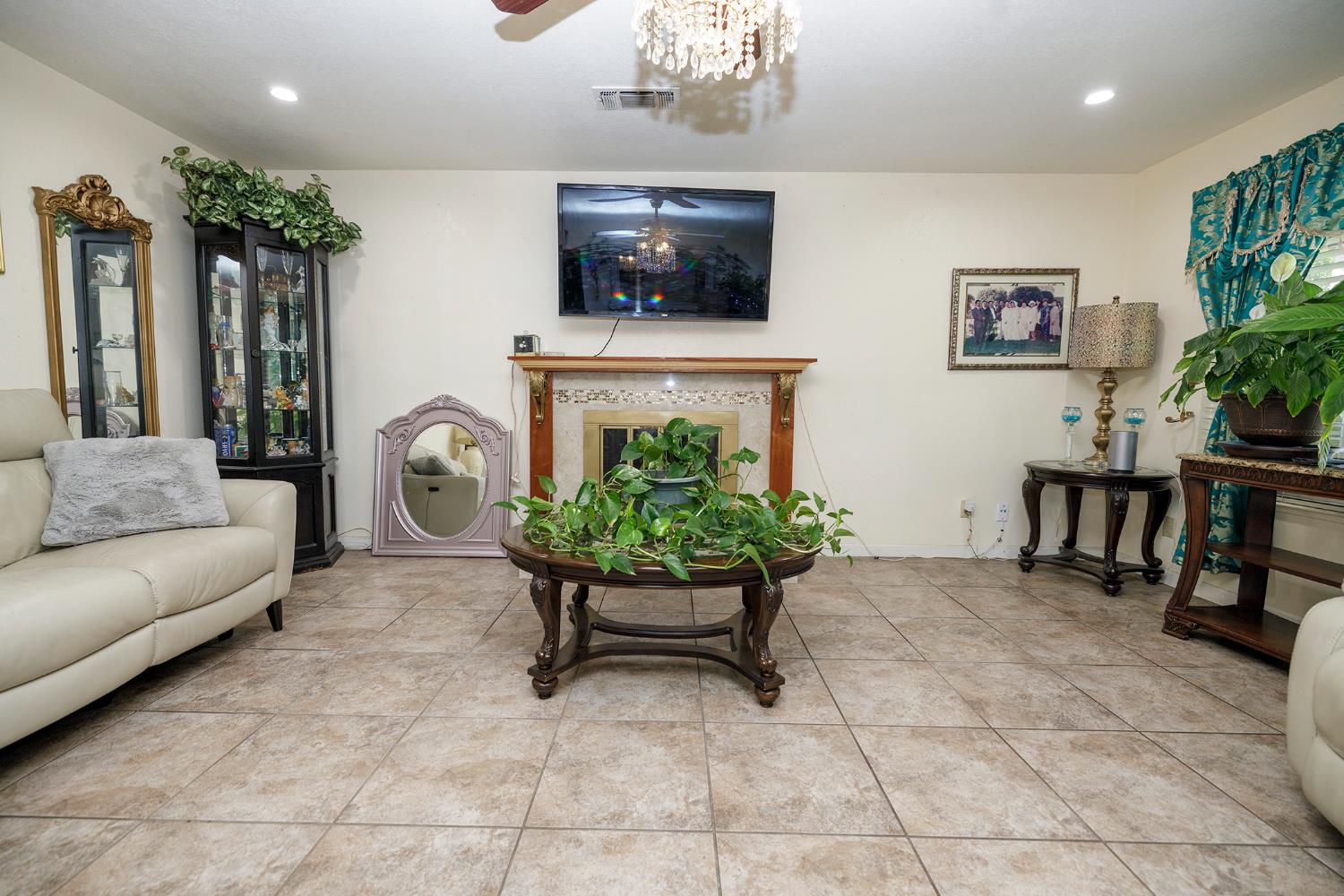Cardinal Drive, Ceres, California image 4