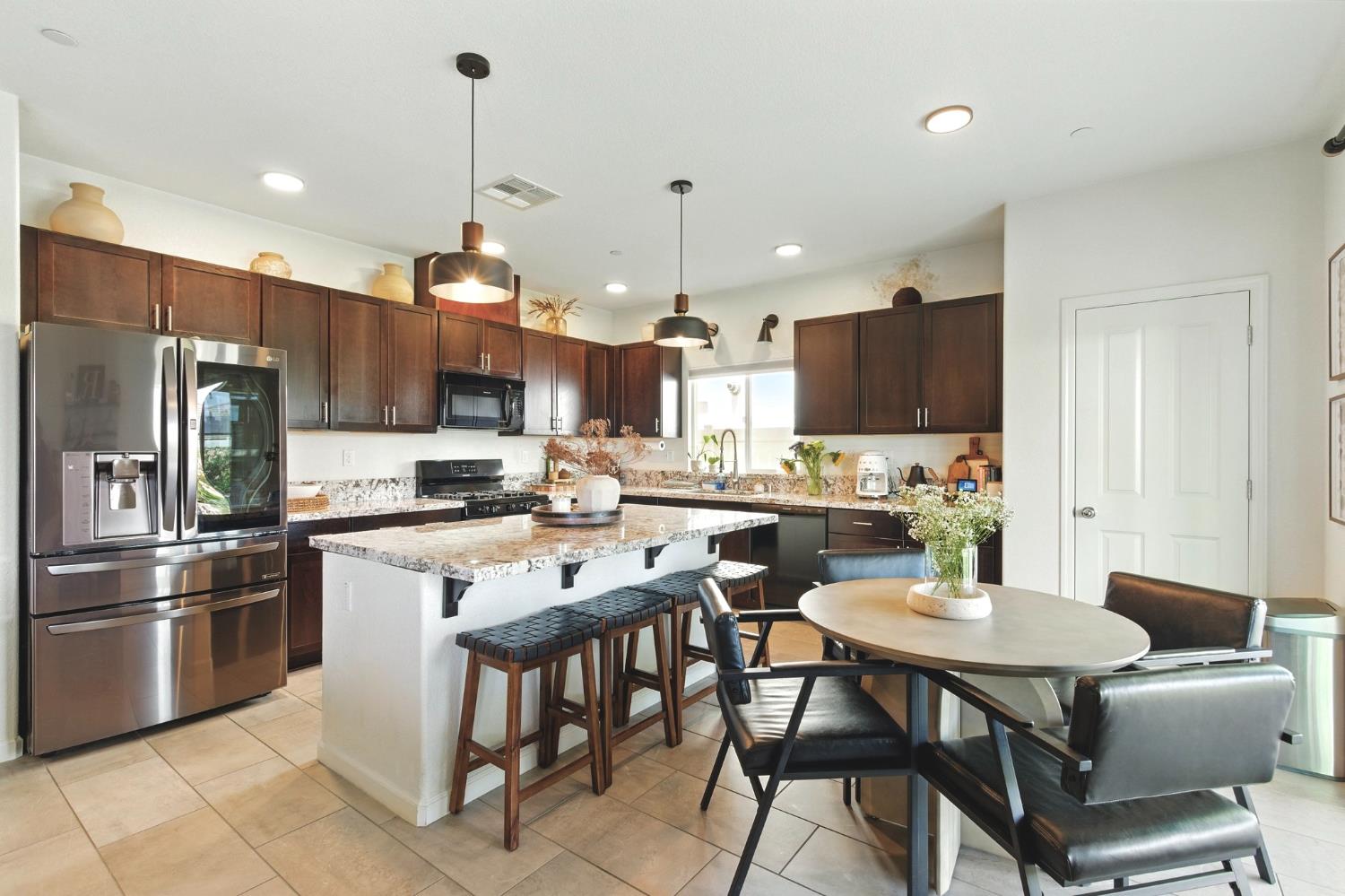 Bridgehaven Way, Sacramento, California image 6