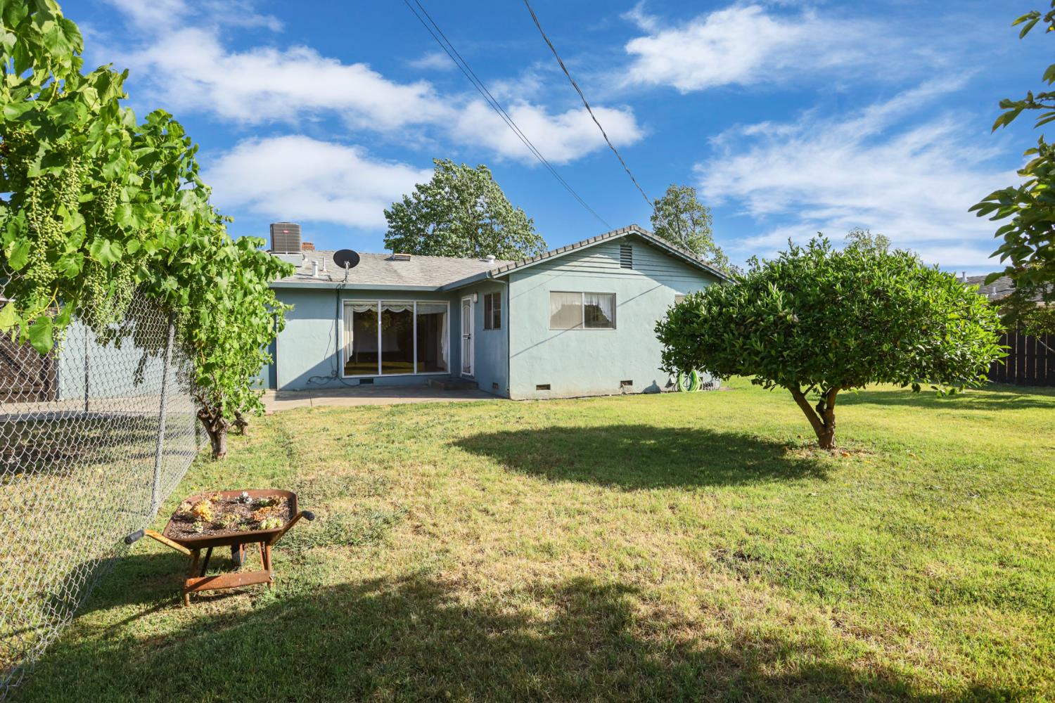 W Longview Avenue, Stockton, California image 36