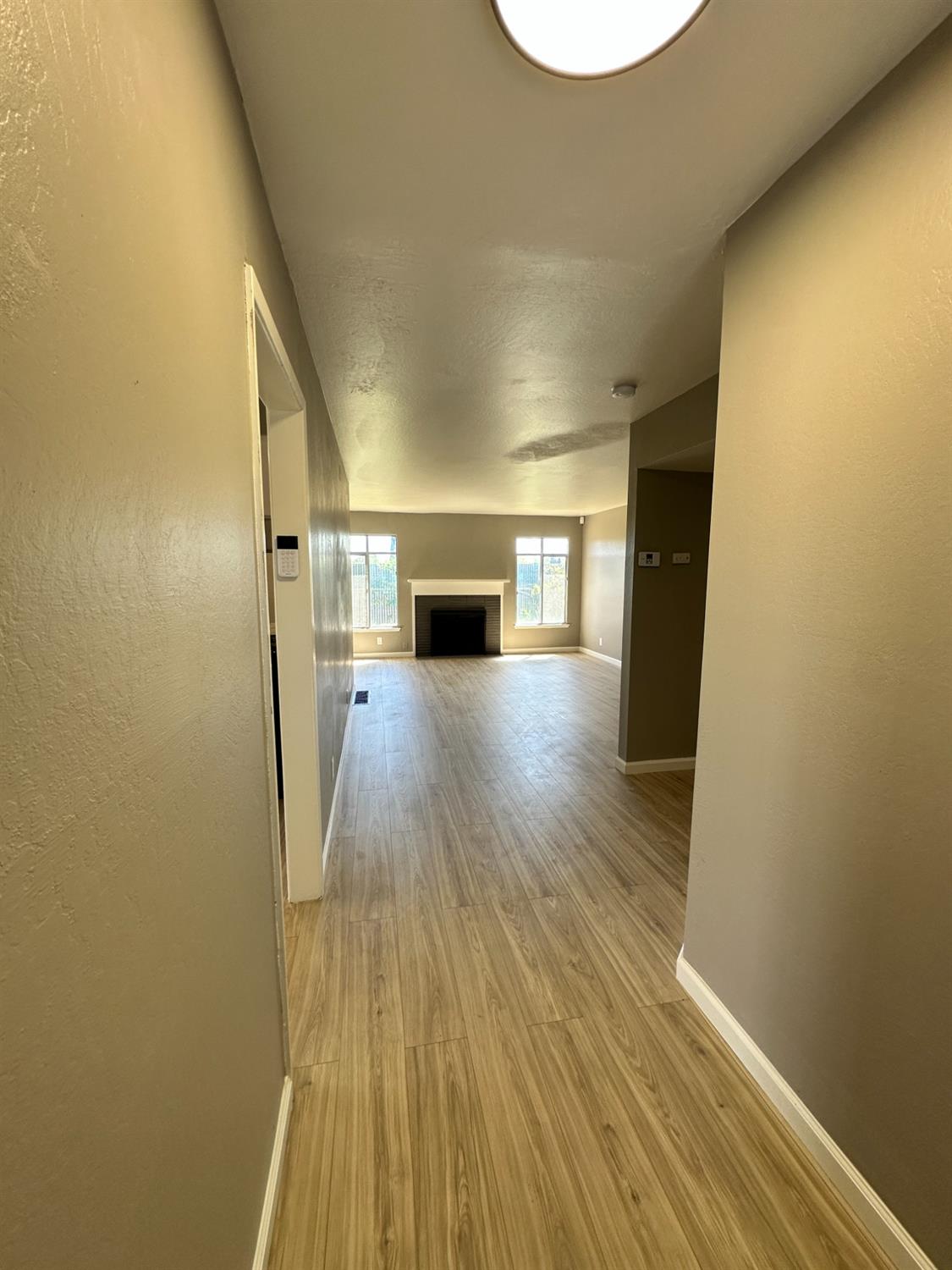 South Parkway, Sacramento, California image 6