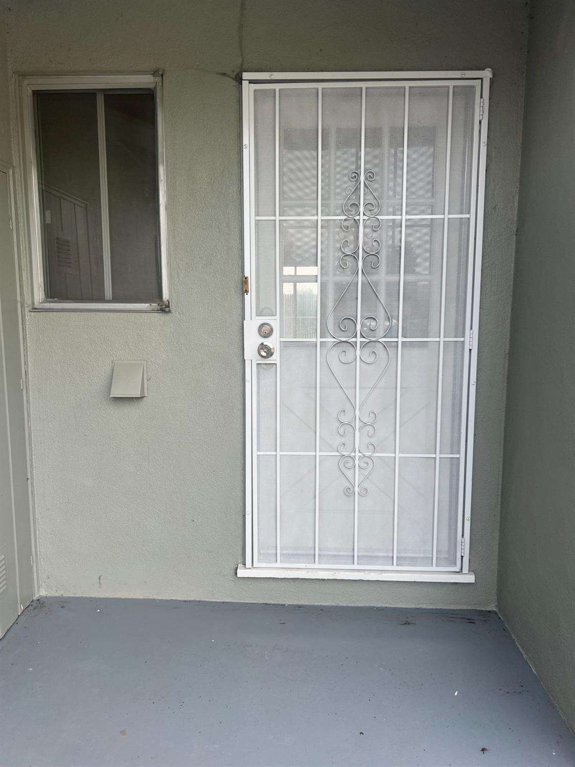 South Parkway, Sacramento, California image 5