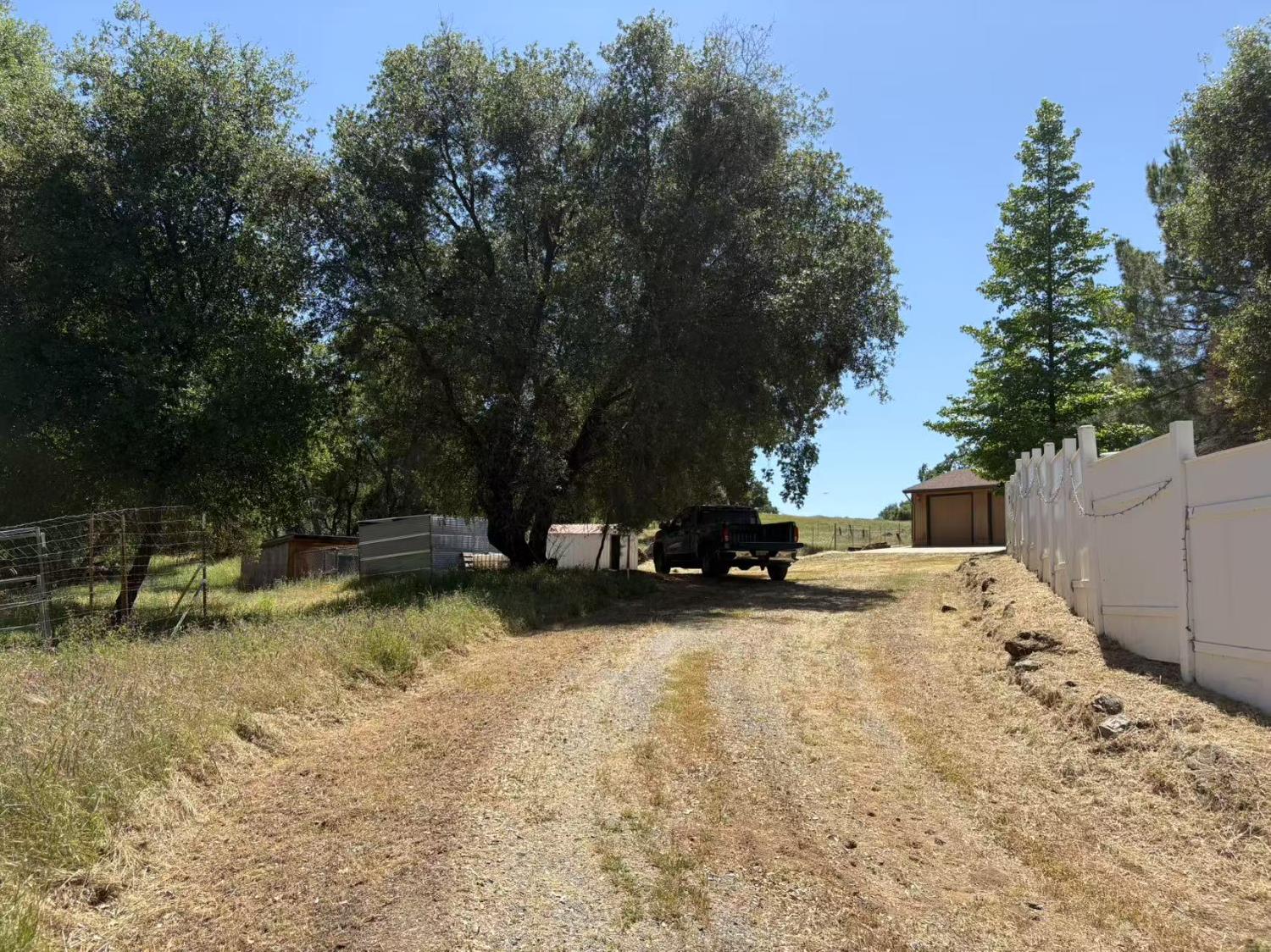 Van Pooka Court, Somerset, California image 9