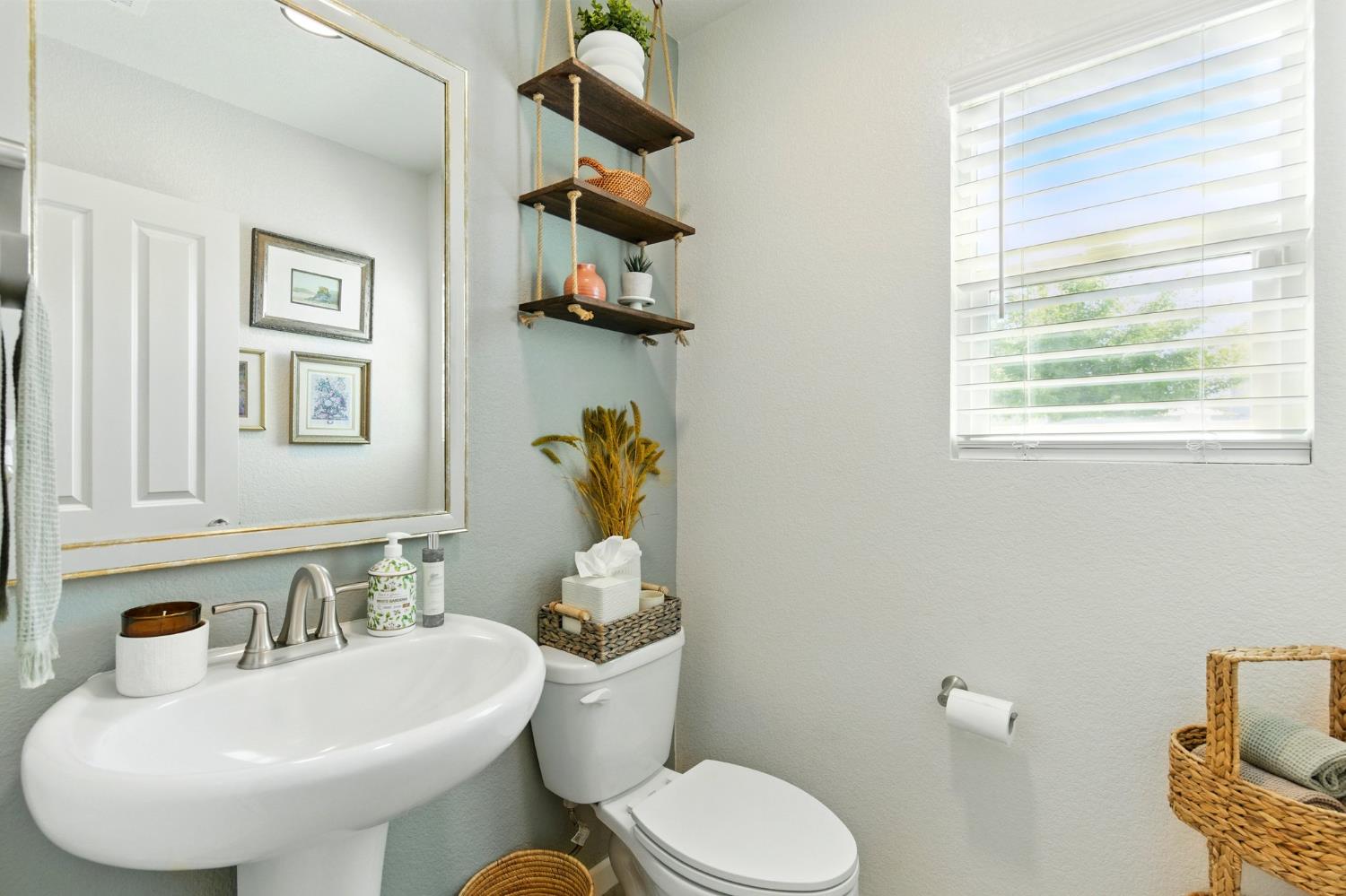Bridgehaven Way, Sacramento, California image 7