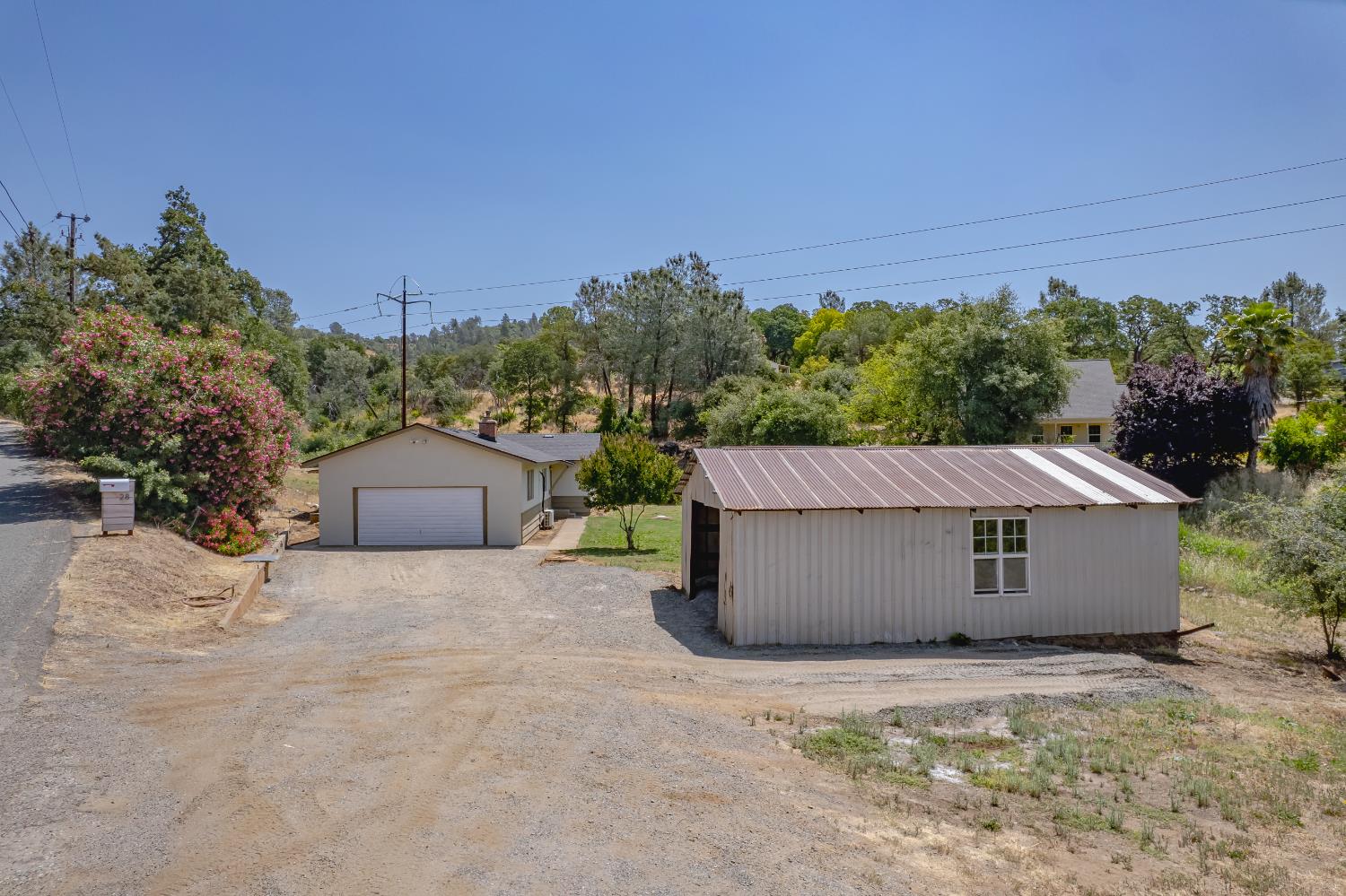 Lost Horizon Drive, Oroville, California image 5
