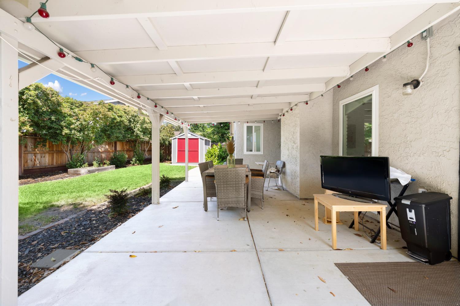 Mergansers Court, West Sacramento, California image 27
