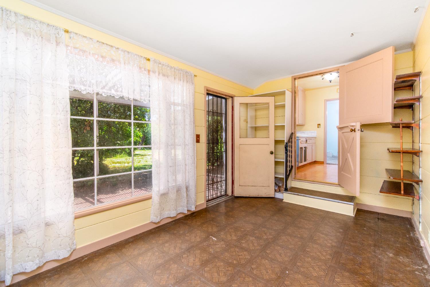 Meadowbrook Road, Sacramento, California image 9
