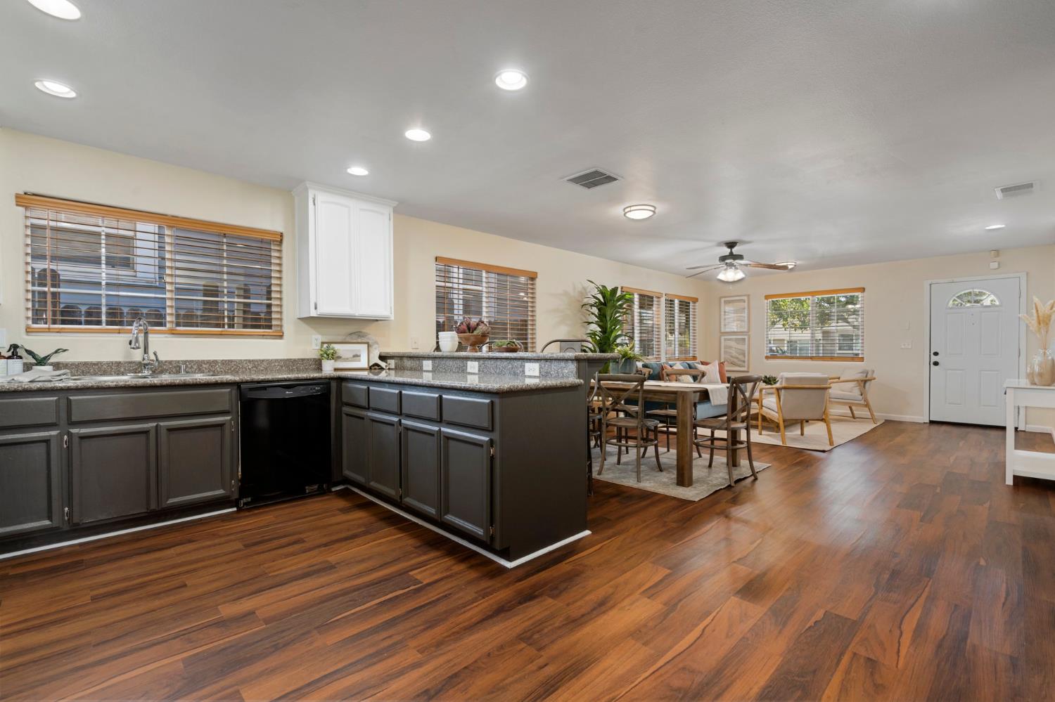 20th Avenue, Sacramento, California image 6