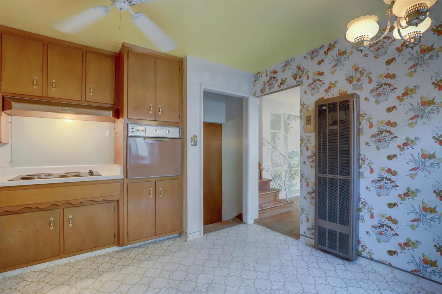 Elvyra Way, Sacramento, California image 34