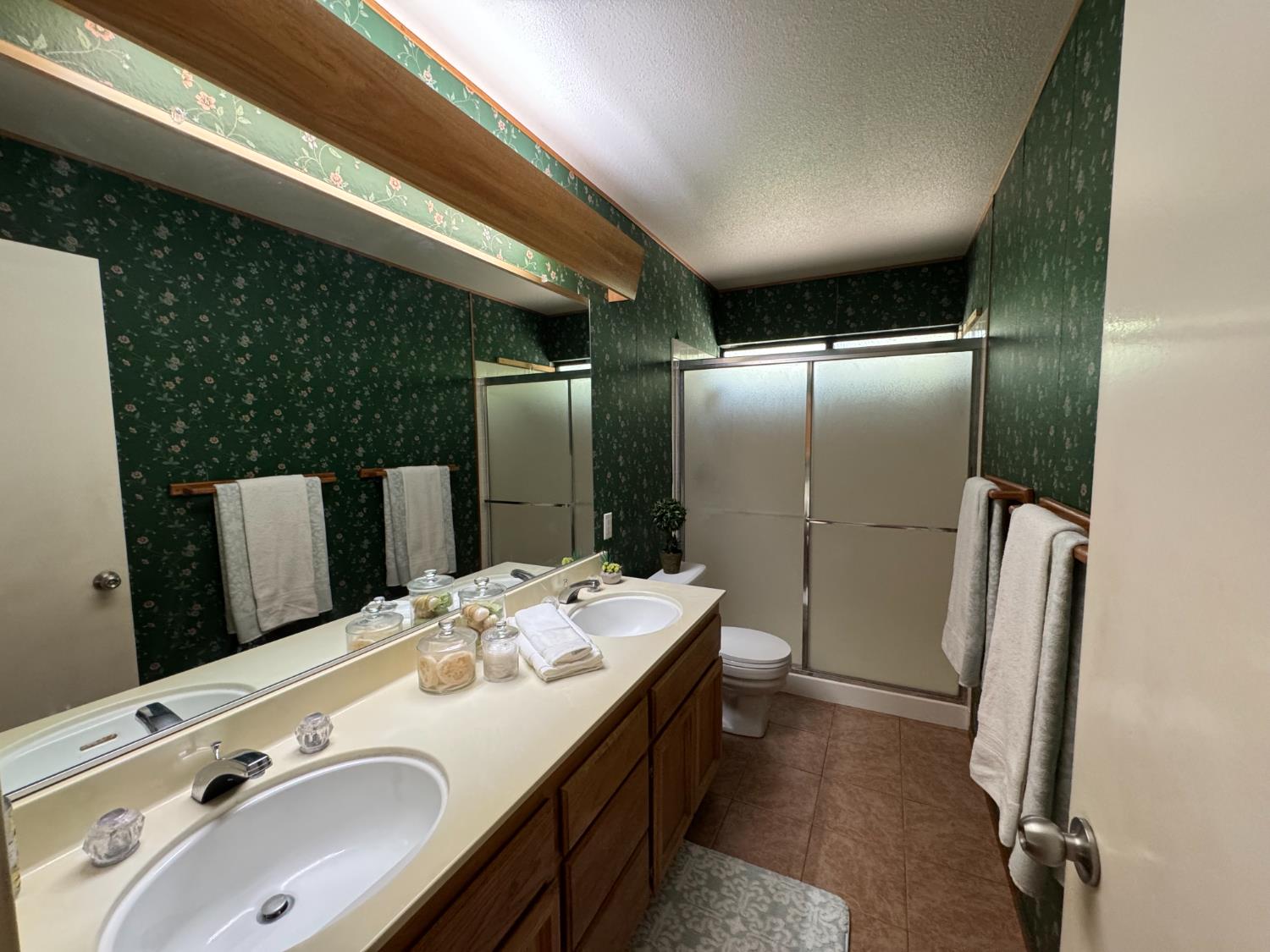 Oak Stream Court, Carmichael, California image 23