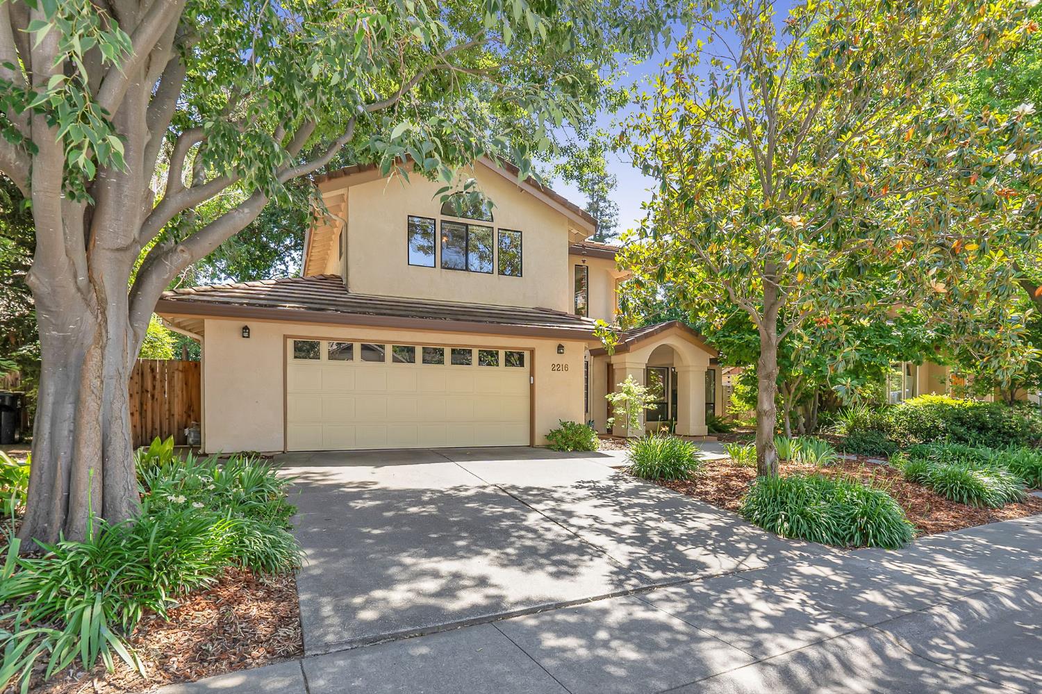 Bryce Lane, Davis, California image 1