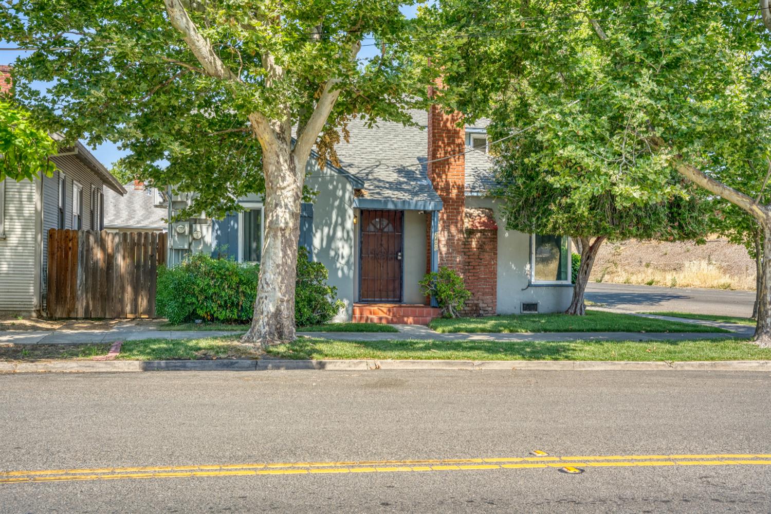 27th Street, Sacramento, California image 7