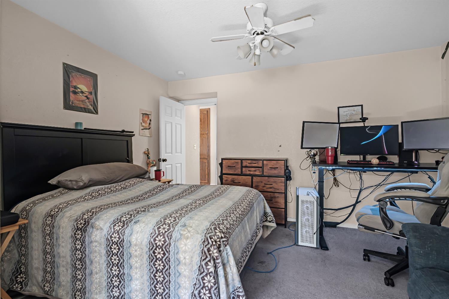 Boston Way, Modesto, California image 43