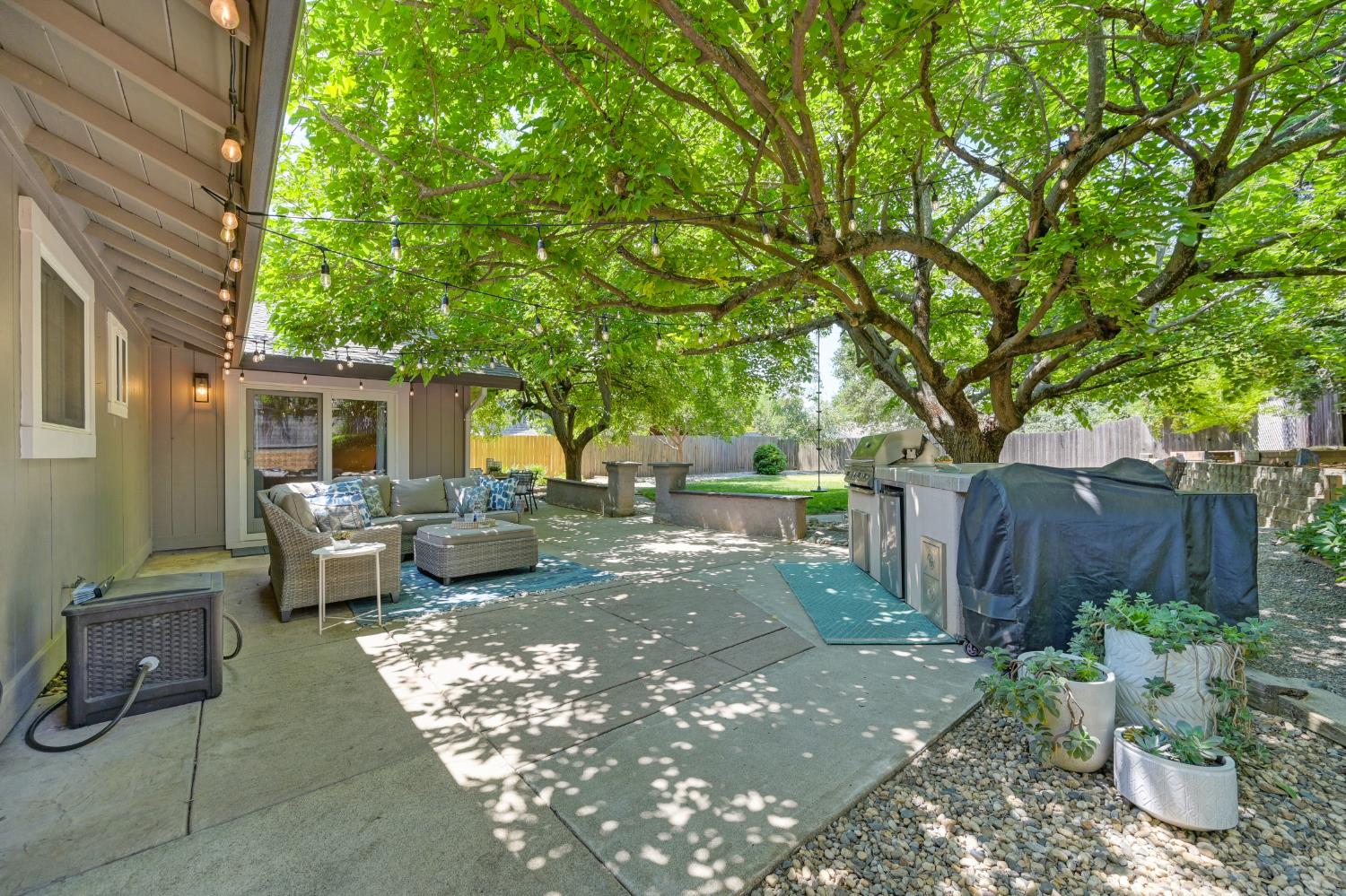 Mesquite Court, Folsom, California image 33