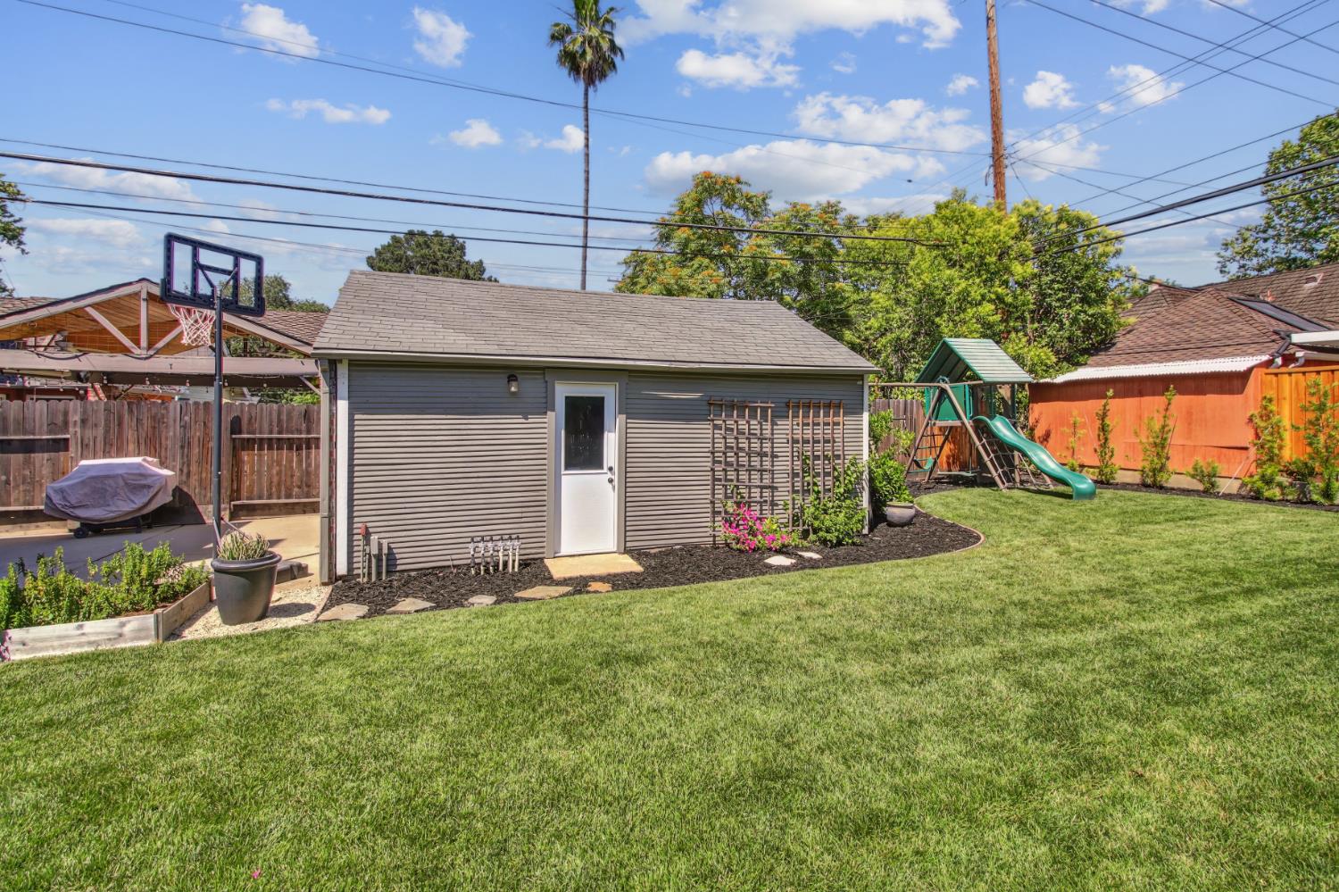 45th Street, Sacramento, California image 45