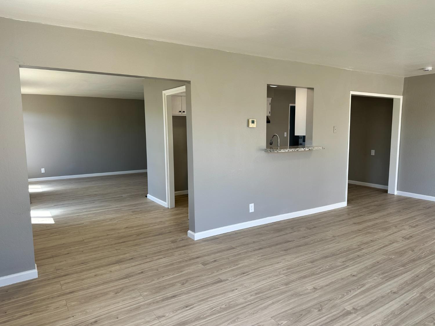 South Parkway, Sacramento, California image 14